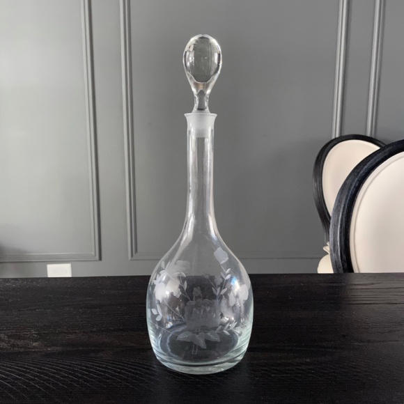 VINTAGE Oversized 15-inch Etched Glass Decanter - Floral Design - Picture 1 of 11